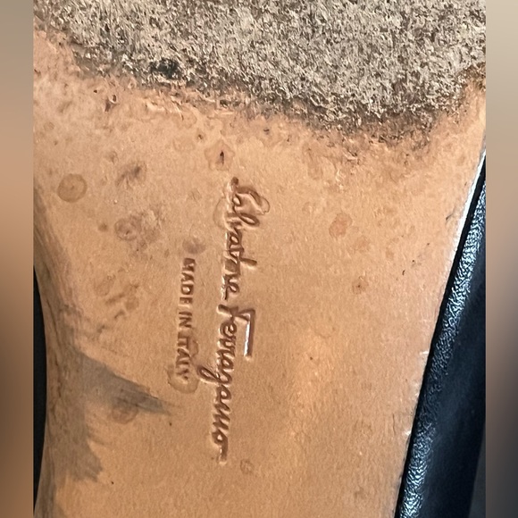 Ladies Ferragamo Navy Gancini Pumps - Picture 5 of 11